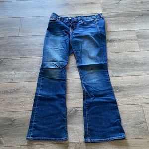 GAP curvy jeans. NWOT. SZ 29s